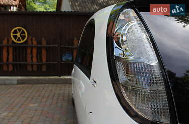 Хэтчбек Citroen C-Zero 2011 в 