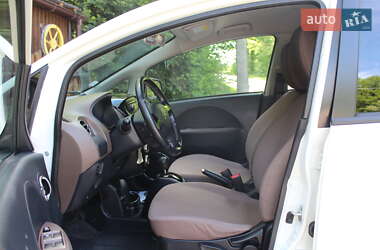 Хэтчбек Citroen C-Zero 2011 в 