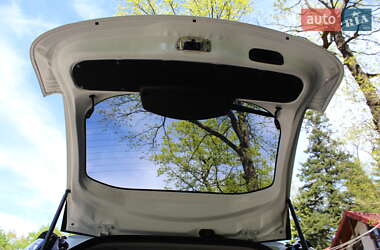 Хэтчбек Citroen C-Zero 2011 в 