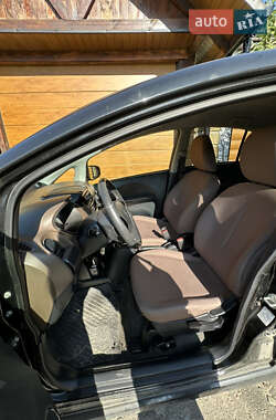 Хэтчбек Citroen C-Zero 2012 в 