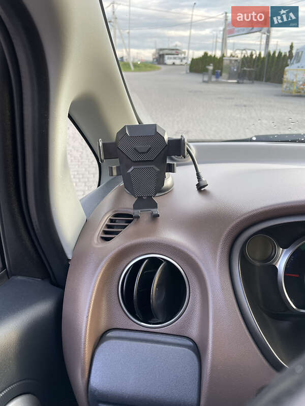 Хэтчбек Citroen C-Zero 2011 в Львове