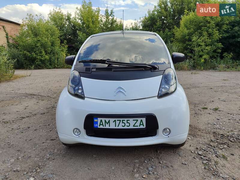 Хетчбек Citroen C-Zero 2011 в 