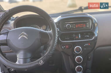 Хэтчбек Citroen C-Zero 2012 в 
