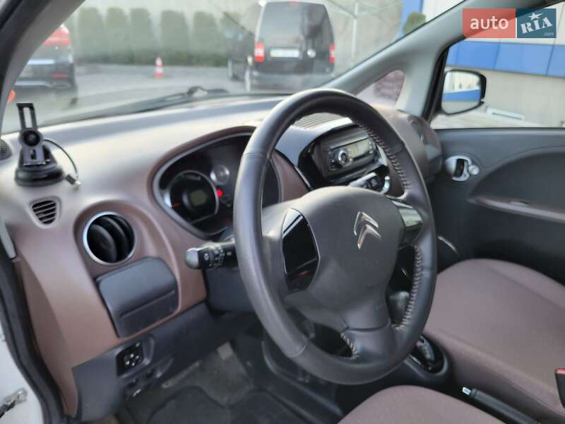 Хэтчбек Citroen C-Zero 2011 в Сарнах