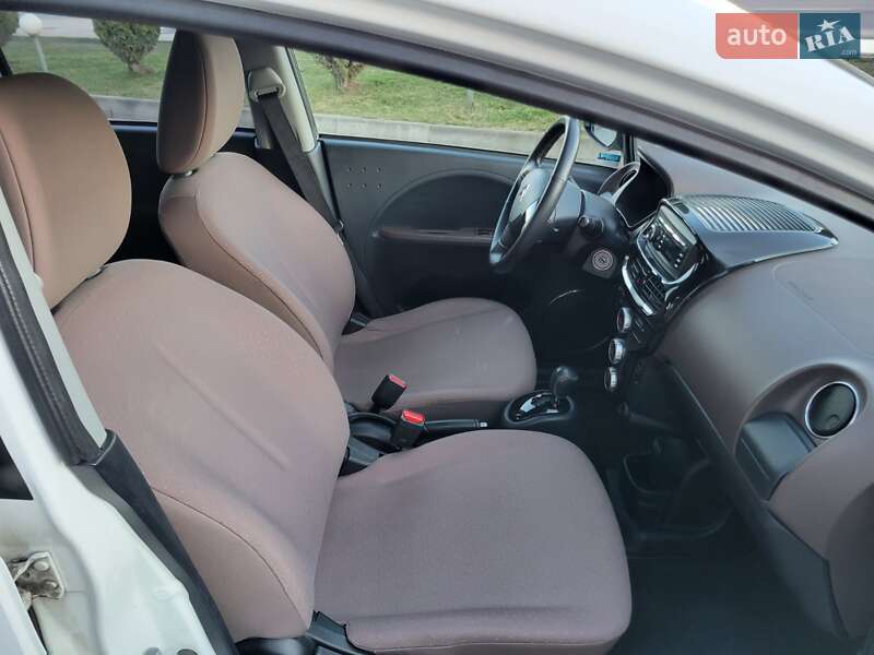 Хэтчбек Citroen C-Zero 2011 в Сарнах