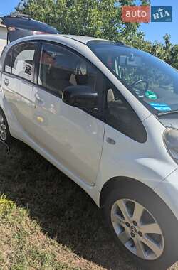 Хэтчбек Citroen C-Zero 2010 в 