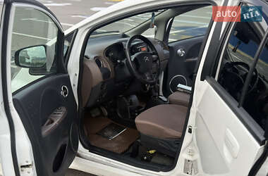 Хэтчбек Citroen C-Zero 2011 в 