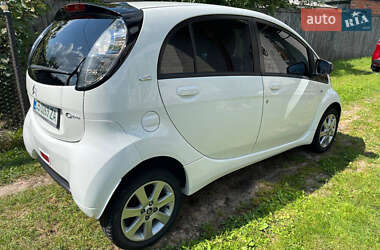 Хэтчбек Citroen C-Zero 2011 в 