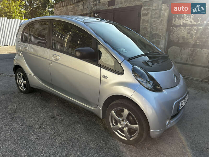 Хэтчбек Citroen C-Zero 2012 в 