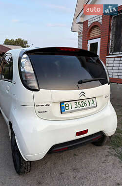 Хэтчбек Citroen C-Zero 2011 в 