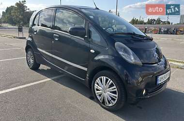 Хэтчбек Citroen C-Zero 2011 в 