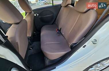 Хэтчбек Citroen C-Zero 2011 в 
