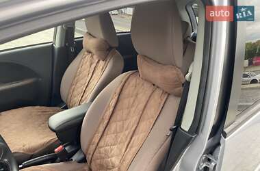 Хэтчбек Citroen C-Zero 2012 в 