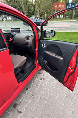 Хэтчбек Citroen C-Zero 2011 в 