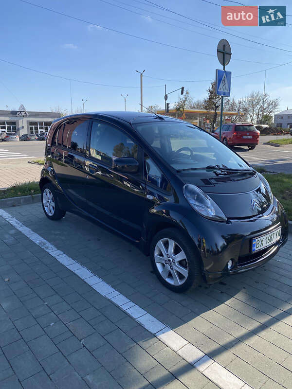 Хэтчбек Citroen C-Zero 2011 в 