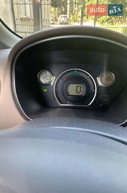 Хэтчбек Citroen C-Zero 2011 в 