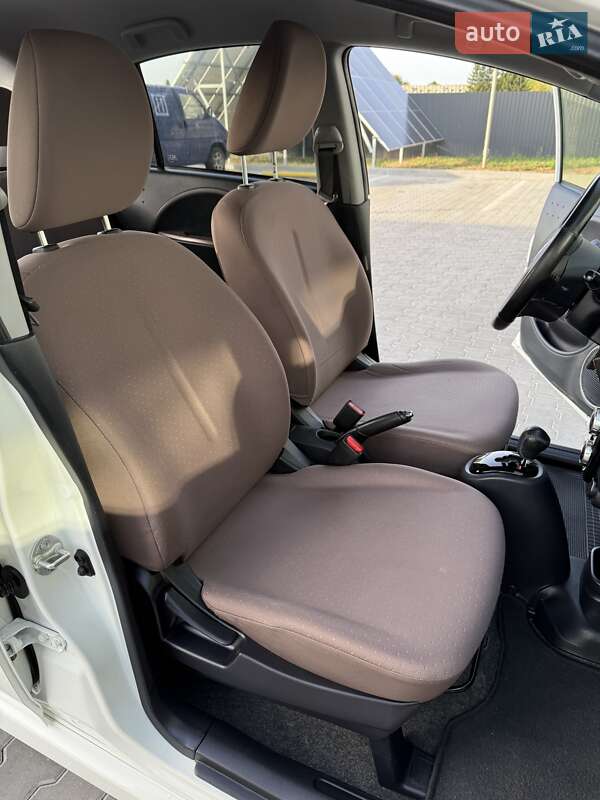 Хетчбек Citroen C-Zero 2014 в Володимирі фото 44 Хетчбек Citroen C-Zero 2014 в Володимирі
