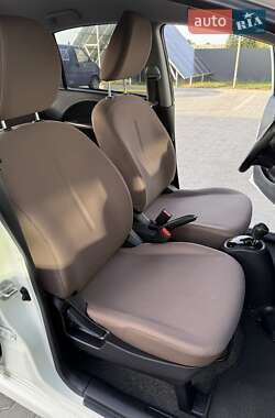 Хэтчбек Citroen C-Zero 2014 в 