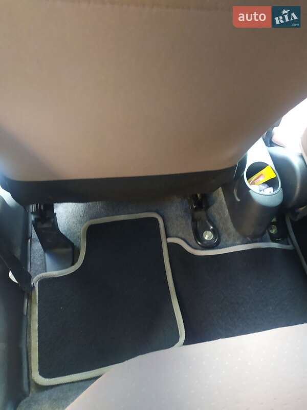 Хэтчбек Citroen C-Zero 2012 в Виннице фото 15 Хэтчбек Citroen C-Zero 2012 в Виннице