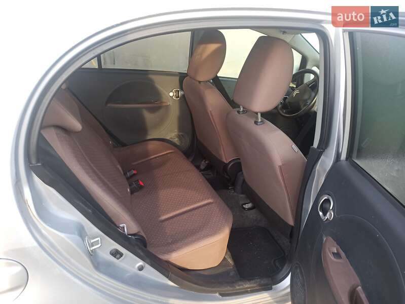 Хэтчбек Citroen C-Zero 2011 в Луцке