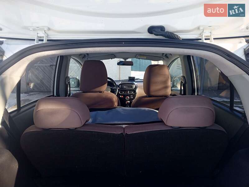 Хэтчбек Citroen C-Zero 2012 в Каменке-Бугской