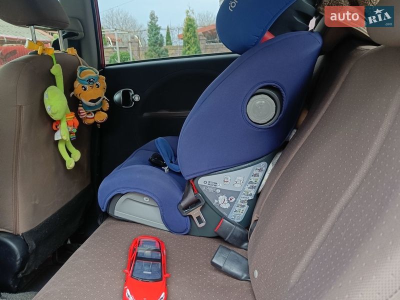 Хетчбек Citroen C-Zero 2012 в Стрию