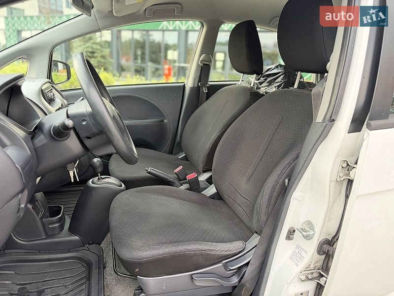 Хэтчбек Citroen C-Zero 2012 в Городке