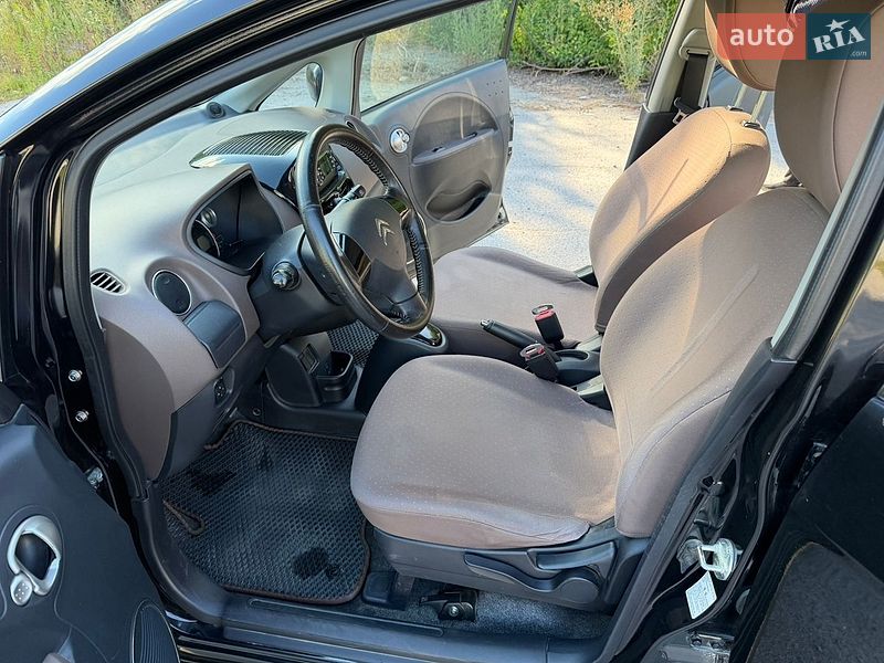 Хэтчбек Citroen C-Zero 2015 в Звягеле фото 15 Хэтчбек Citroen C-Zero 2015 в Звягеле