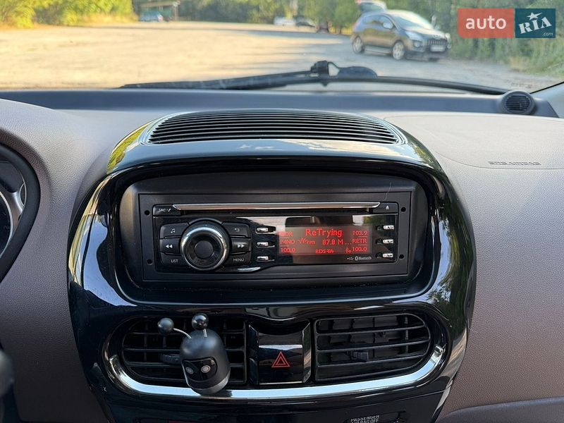 Хэтчбек Citroen C-Zero 2015 в Звягеле фото 20 Хэтчбек Citroen C-Zero 2015 в Звягеле