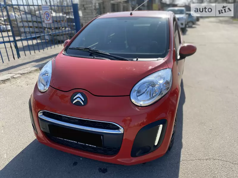 Хетчбек Citroen C1 2012 в 