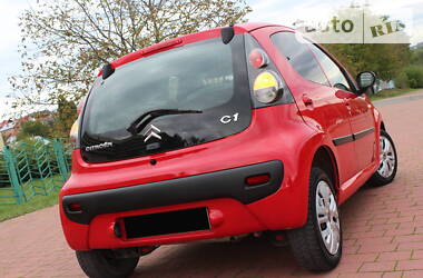Хэтчбек Citroen C1 2011 в 