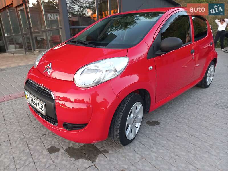 Хэтчбек Citroen C1 2012 в 