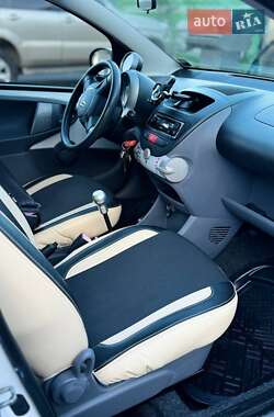 Хэтчбек Citroen C1 2009 в 