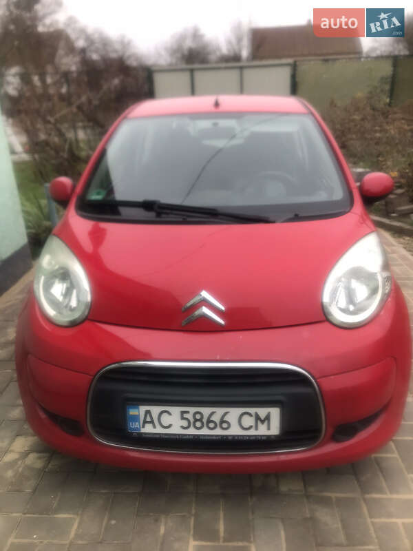 Хэтчбек Citroen C1 2010 в 