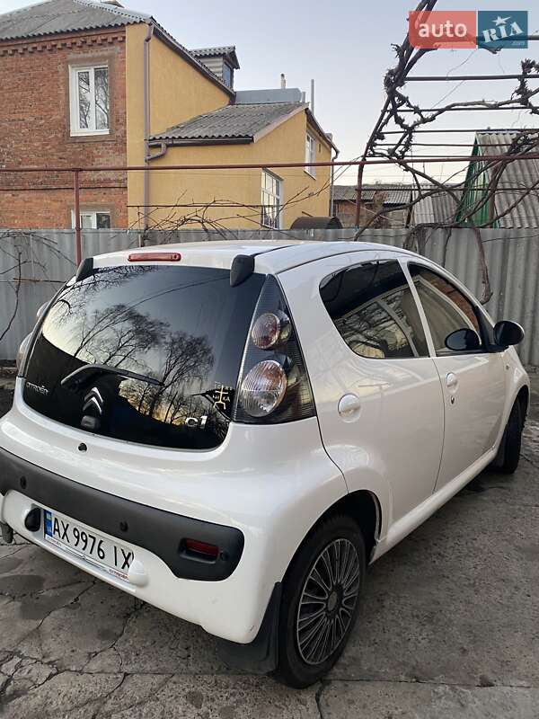 Хэтчбек Citroen C1 2013 в Краснограде фото 6 Хэтчбек Citroen C1 2013 в Краснограде