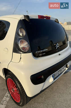 Хэтчбек Citroen C1 2010 в 
