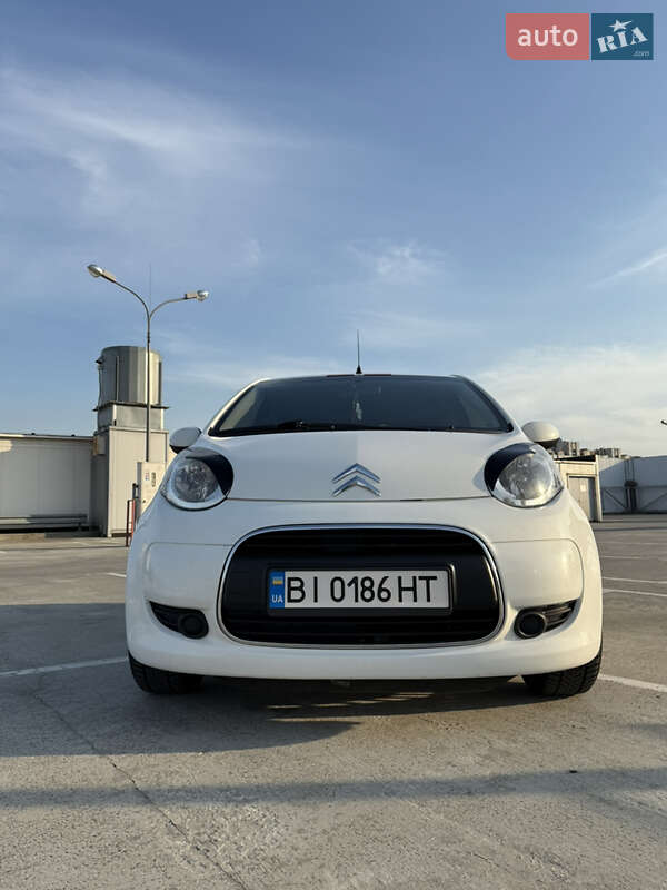 Хэтчбек Citroen C1 2010 в Киеве