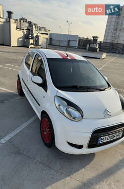 Хэтчбек Citroen C1 2010 в 