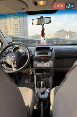 Хэтчбек Citroen C1 2010 в 