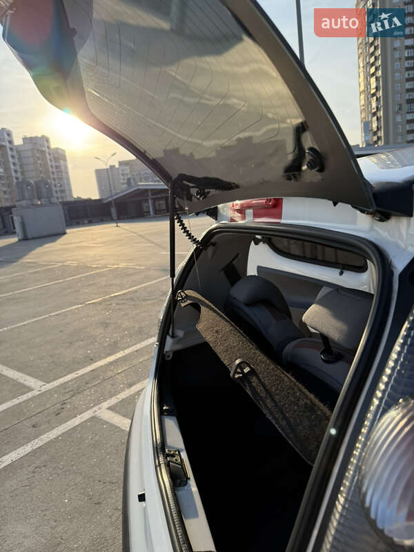 Хэтчбек Citroen C1 2010 в Киеве