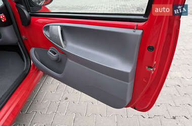 Хэтчбек Citroen C1 2006 в 