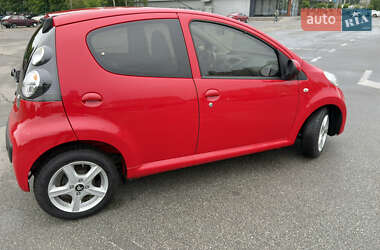 Хэтчбек Citroen C1 2011 в 
