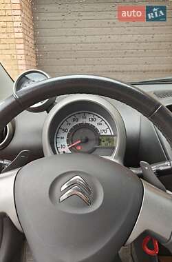 Хетчбек Citroen C1 2012 в 