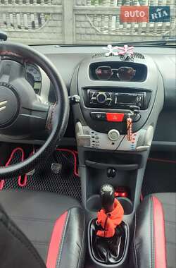 Хетчбек Citroen C1 2010 в 