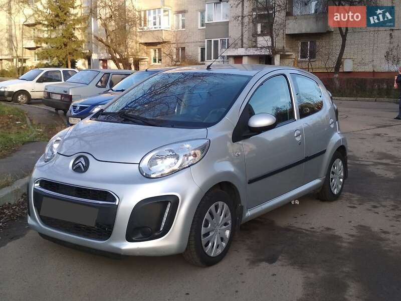 Хэтчбек Citroen C1 2012 в 