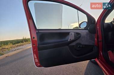 Хэтчбек Citroen C1 2013 в 