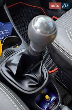 Хэтчбек Citroen C1 2012 в 