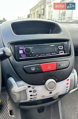 Хэтчбек Citroen C1 2009 в 
