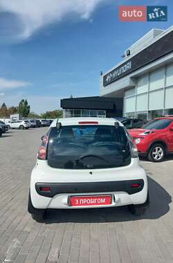 Хэтчбек Citroen C1 2013 в 