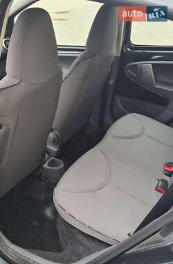 Хэтчбек Citroen C1 2011 в 